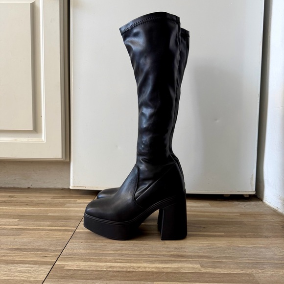 Steve Madden PHOENIX black leather platform heel boots, women’s size 6 - Picture 3 of 8